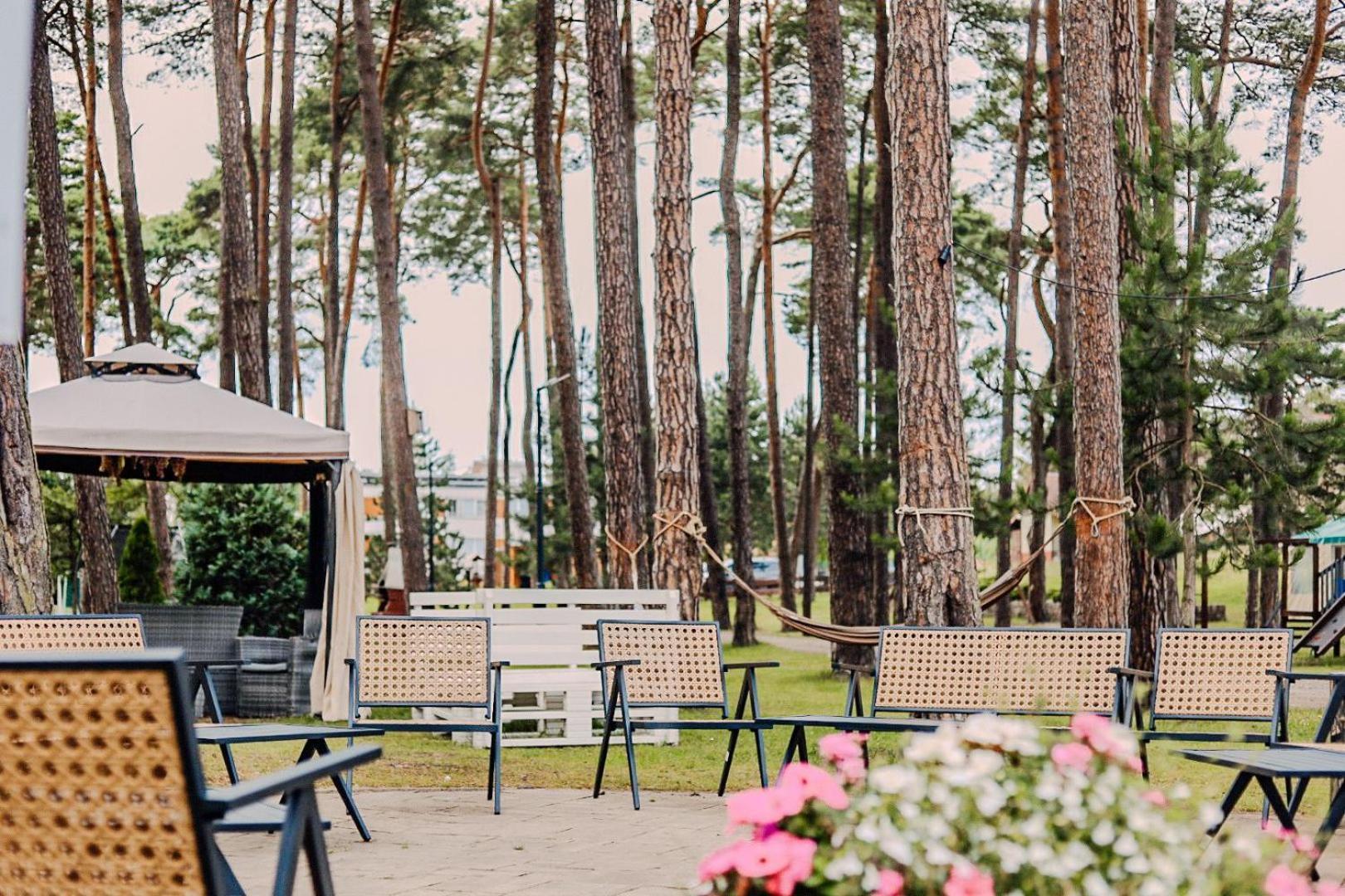 Forest Family Resort - Domki Caloroczne Ustka Kültér fotó