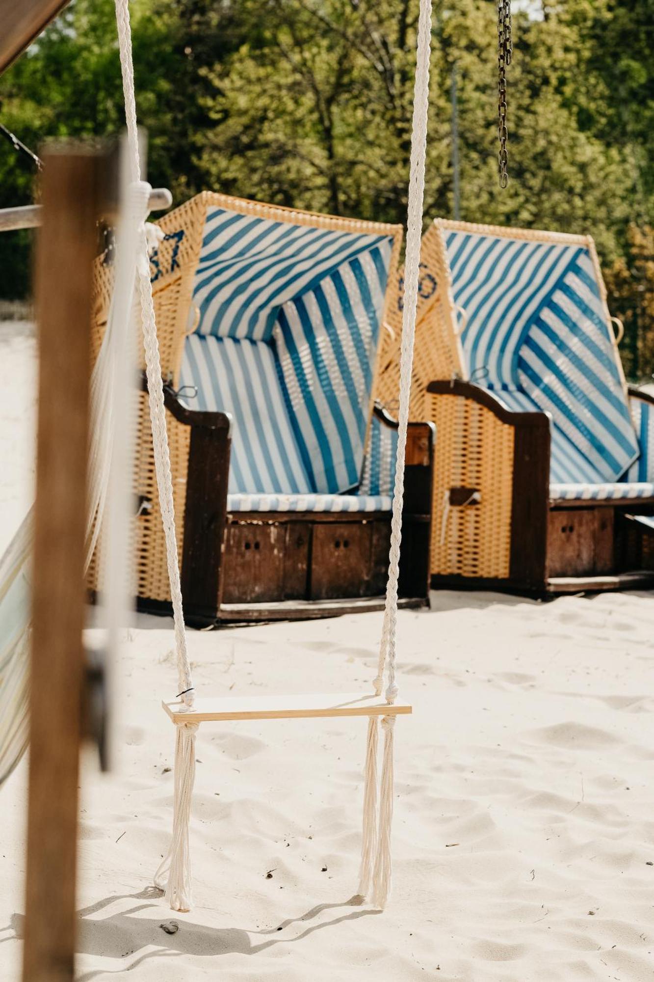 Forest Family Resort - Domki Caloroczne Ustka Kültér fotó