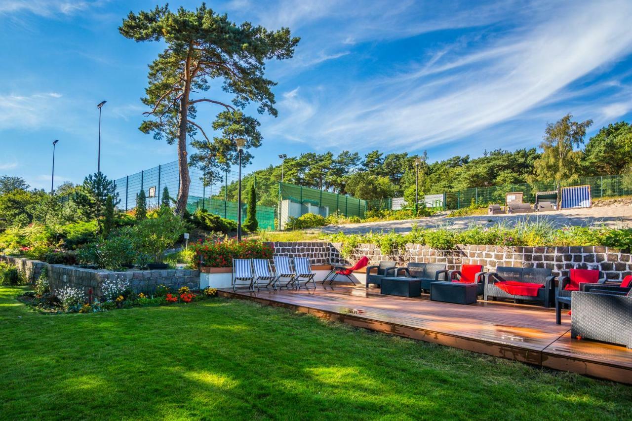 Forest Family Resort - Domki Caloroczne Ustka Kültér fotó